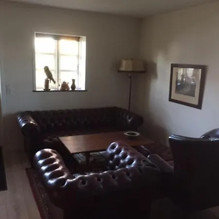 Idyllisk Anneks, Hvor Lejer Har Eget Hus. Holiday home Vejle