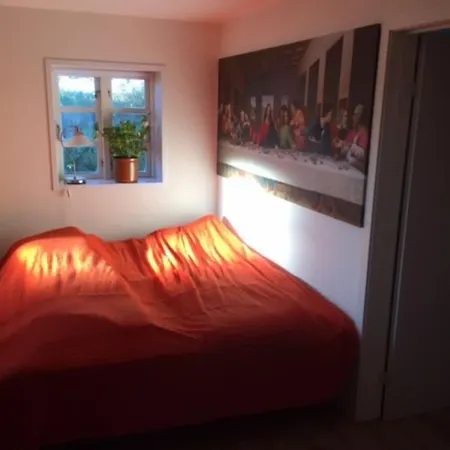 Idyllisk Anneks, Hvor Lejer Har Eget Hus. בית נופש *